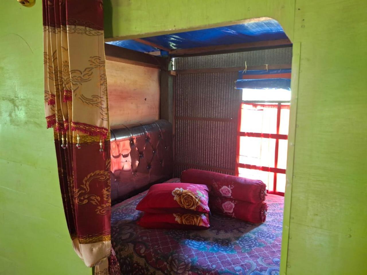 Kampoeng Karst Rammang Rammang Guest House Kasijala Room photo